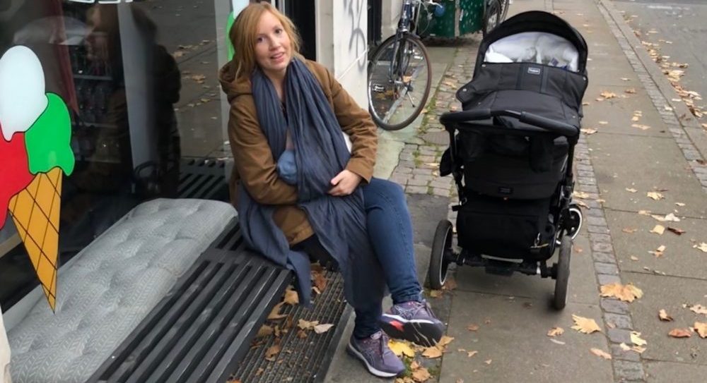 ”Jeg oplever amning som et nødvendigt onde – et stædighedsprojekt, og det foregår relativt mekanisk.”